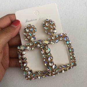 Stone knocker gold earrings